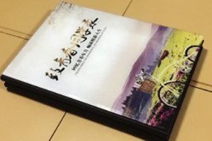 小學(xué)畢業(yè)水晶紀念冊制作-成都畢業(yè)紀念冊設計