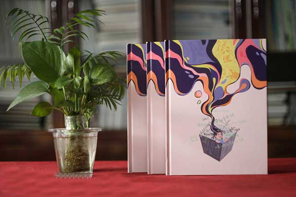 在高中畢業(yè)紀念冊上,寫(xiě)下一篇感言文字,祭奠那逝