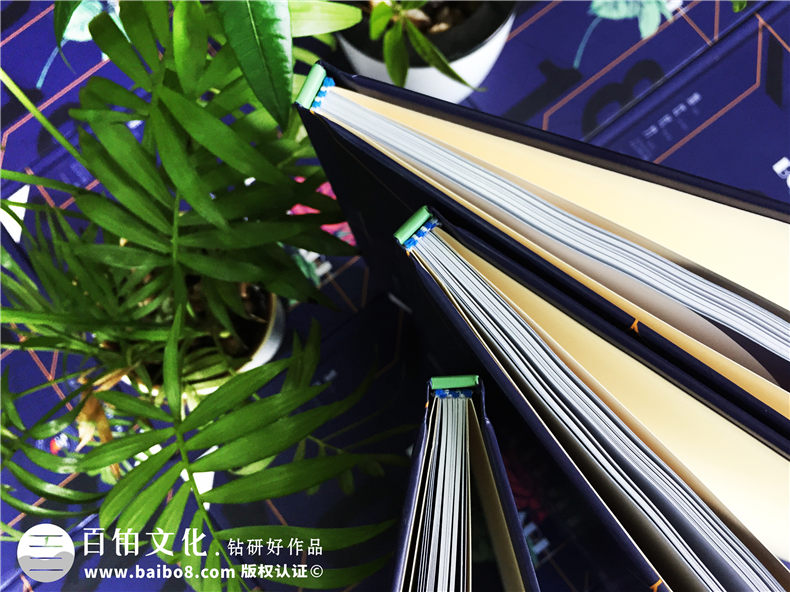 【案例】畢業(yè)紀念冊?xún)热菰趺醋霾拍芨袆?chuàng  )意-成都實(shí)外2018屆