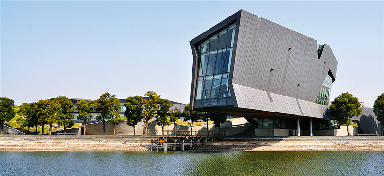 看了這組辦公園區導視系統設計 原來(lái)國內大佬公司不止企業(yè)做得牛!