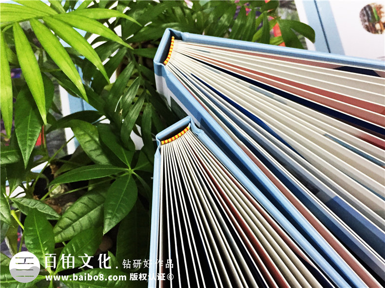 哪里可以定制聚會(huì )紀念冊,什么地方做同學(xué)錄-成都市二黨校畢業(yè)30年