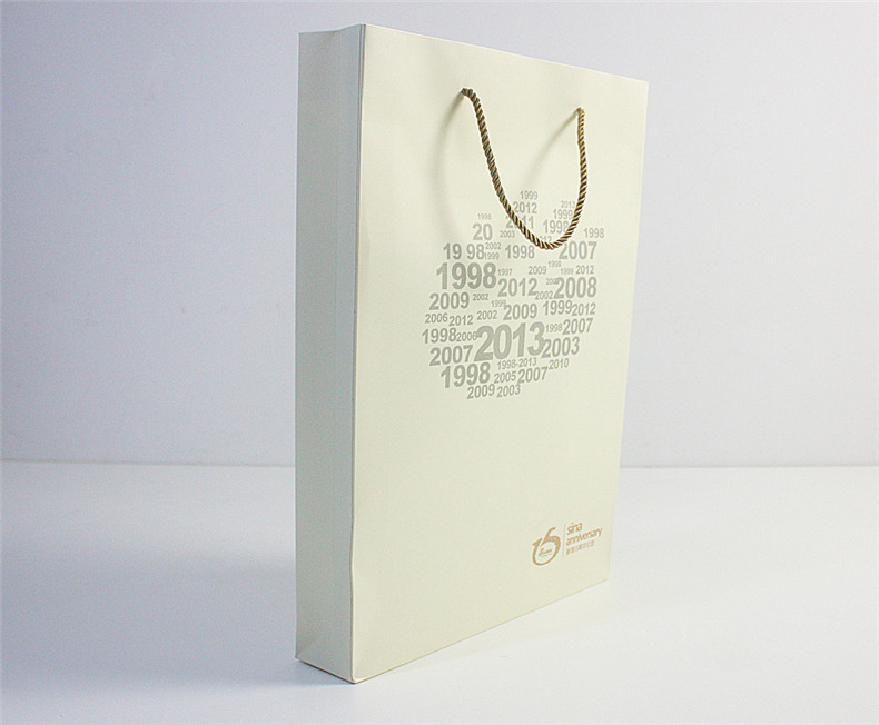 企業(yè)周年紀念冊禮品定制 成都禮品定制公司的商務(wù)禮品推薦