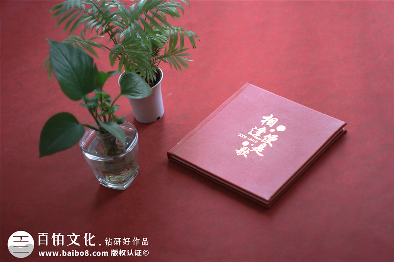 公司員工退休相冊制作-贈送工作多年同事離職的照片畫(huà)冊怎么設計?
