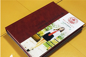 畢業(yè)多年后翻閱畢業(yè)紀念冊的回憶 制作畢業(yè)冊之后的感悟！