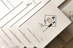 同學(xué)聚會(huì )紀念冊制作內容來(lái)自真實(shí)經(jīng)歷 新年制作專(zhuān)業(yè)的聚會(huì )紀念冊！