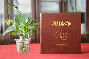 疫情紀念品：設計專(zhuān)業(yè)的紀念冊 抗擊疫情英雄事跡紀念冊怎么做？